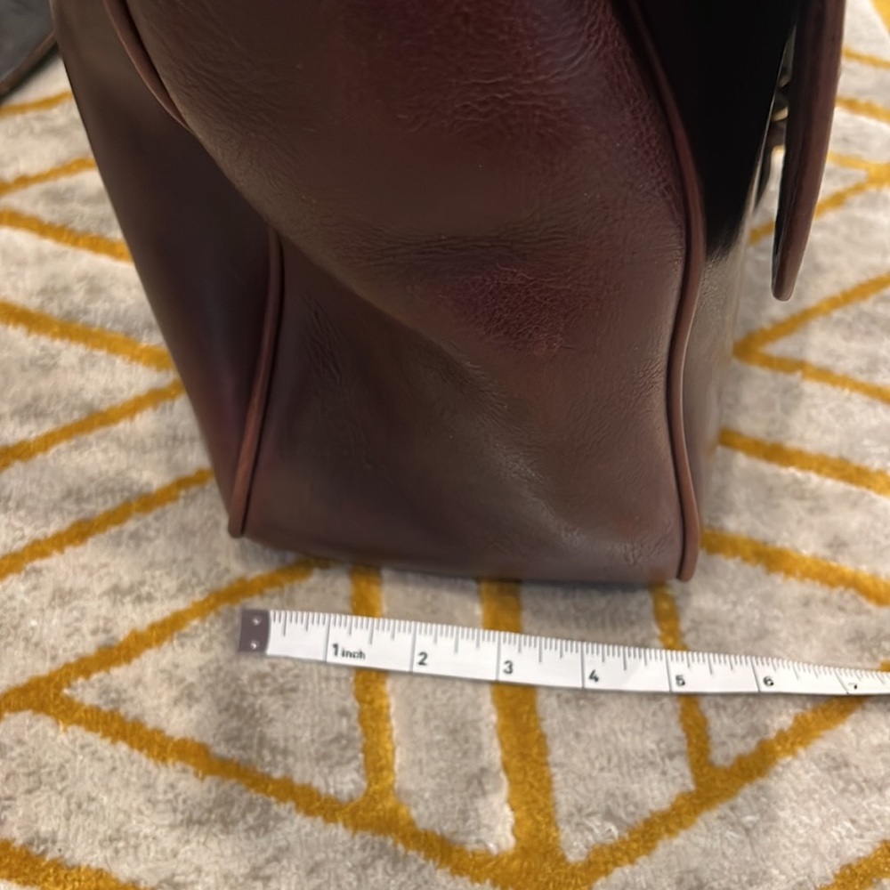 Genuine Leather Crossbody (vintage Cole Haan) - Picture 10 of 12